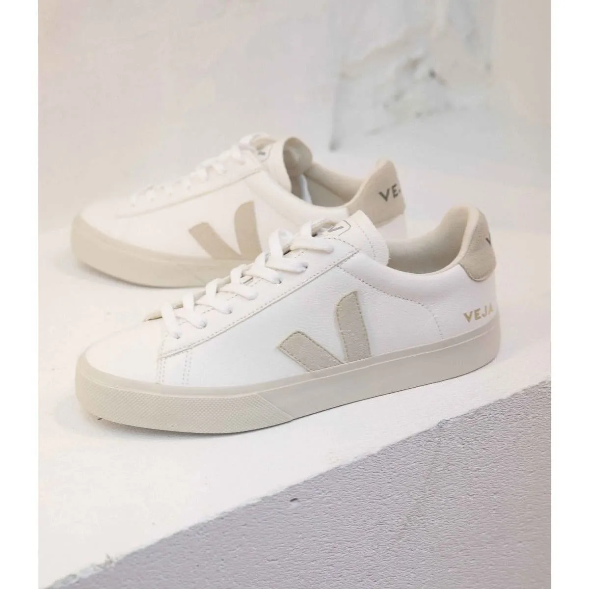 Veja Campo Chromefree Leather White Natural