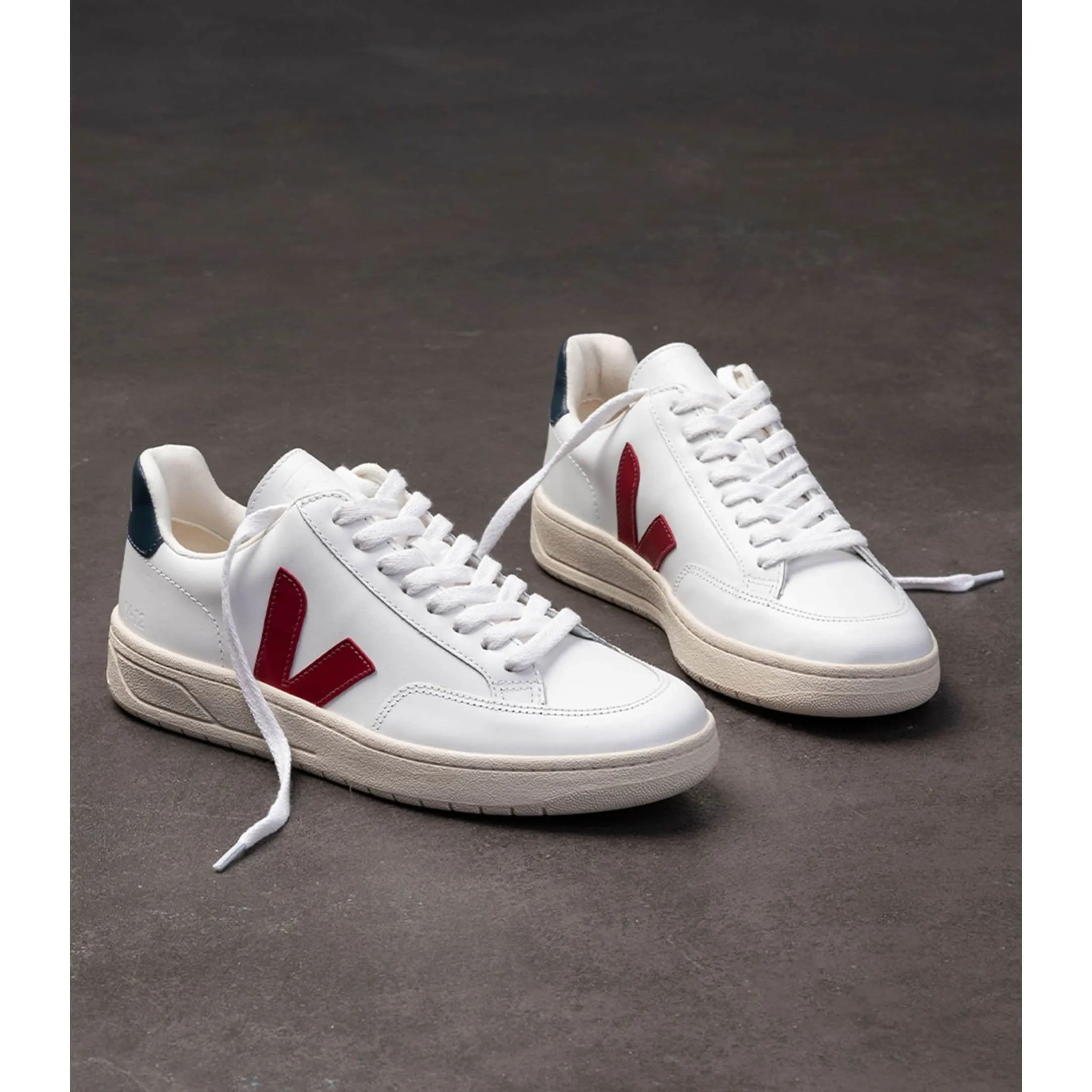 Veja V-12 Leather White Marsala Nautico