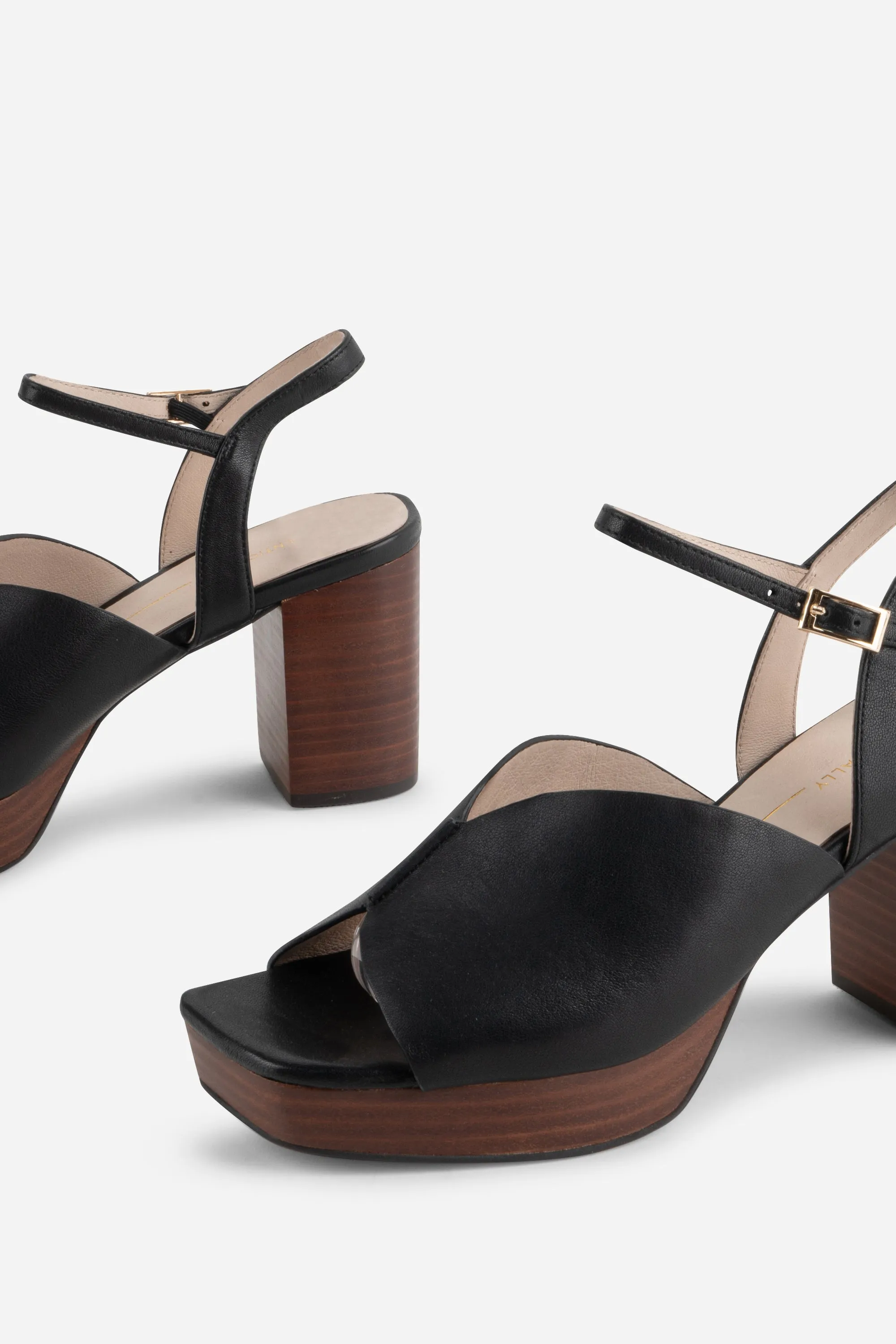 ZURICH STACKED WOOD PLATFORM HEEL