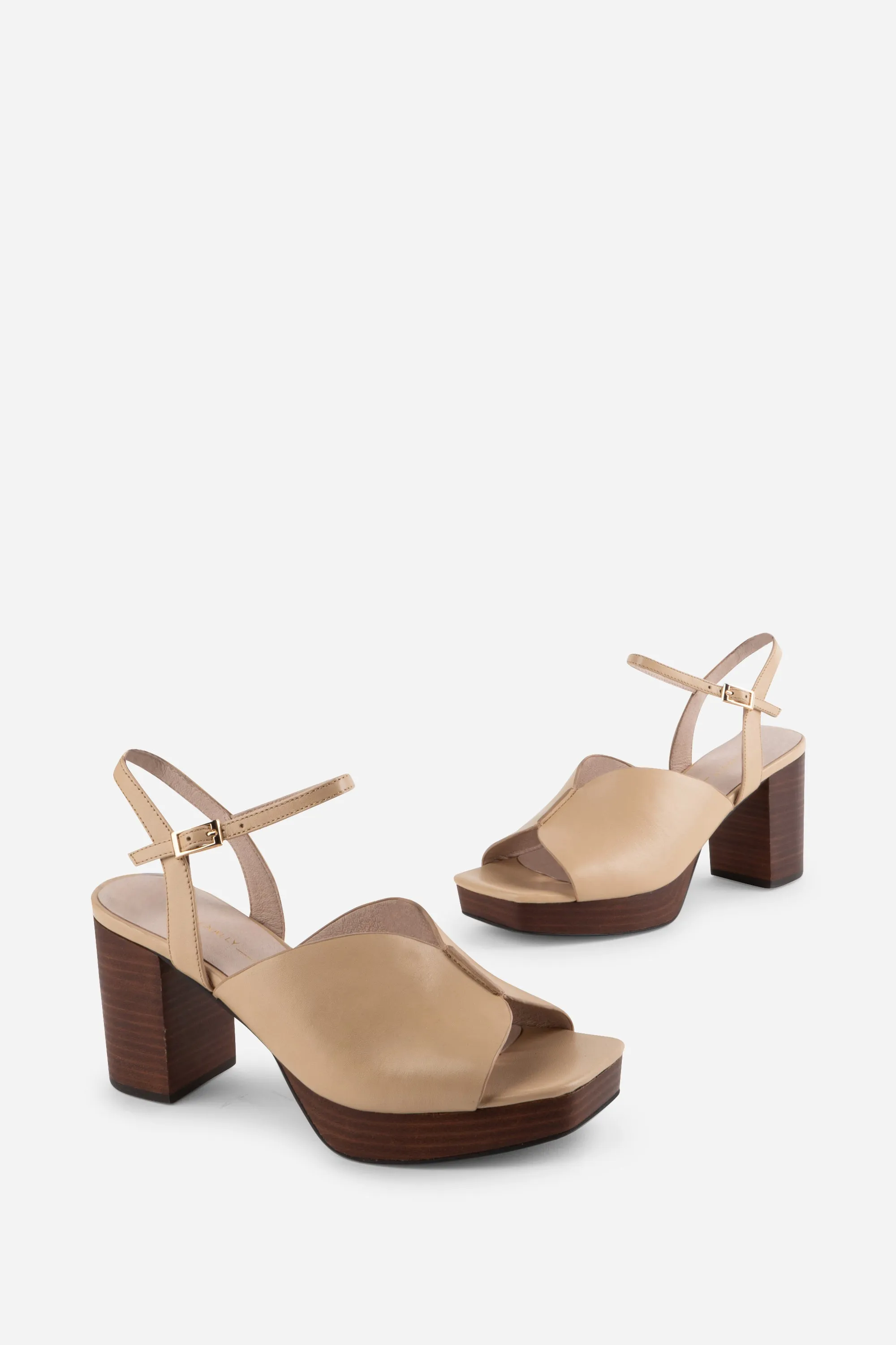 ZURICH STACKED WOOD PLATFORM HEEL